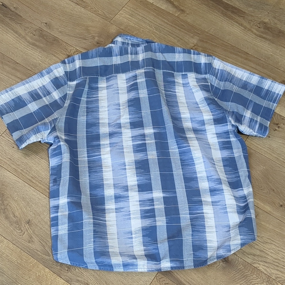 Tommy Bahama Button Up Collared Short Sleeve Blue and withe men size L - Picture 2 of 10